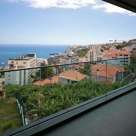 Spacious Luxury With A Great View, Funchal, Free Wifi And Parking Apartment *